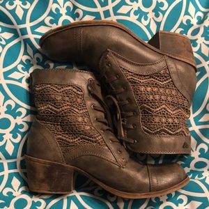 Lace combat boots